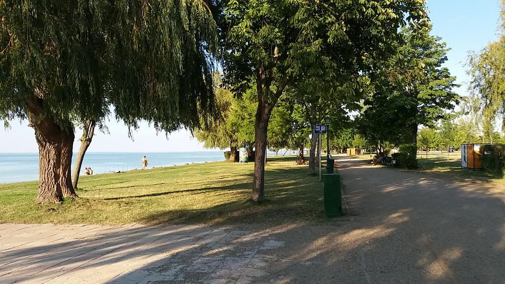 Appartamento Panorama Apartman Zamárdi Esterno foto