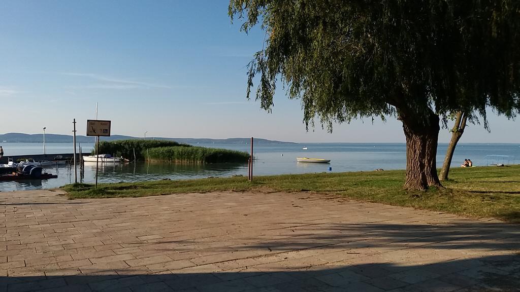 Appartamento Panorama Apartman Zamárdi Esterno foto